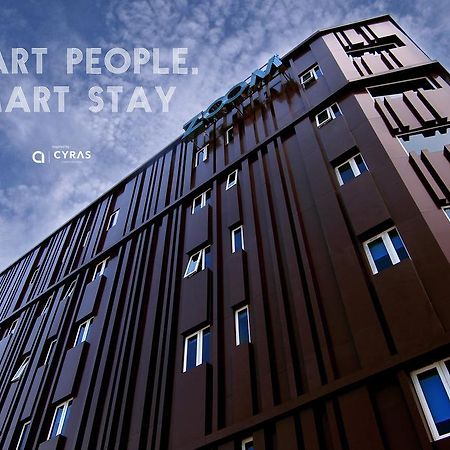Zoom Smart Hotel Jemursari Сурабая Екстер'єр фото