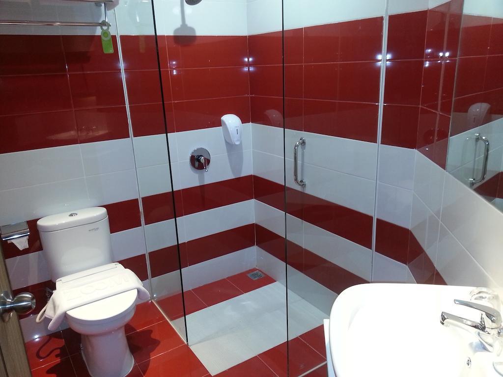 Zoom Smart Hotel Jemursari Сурабая Екстер'єр фото