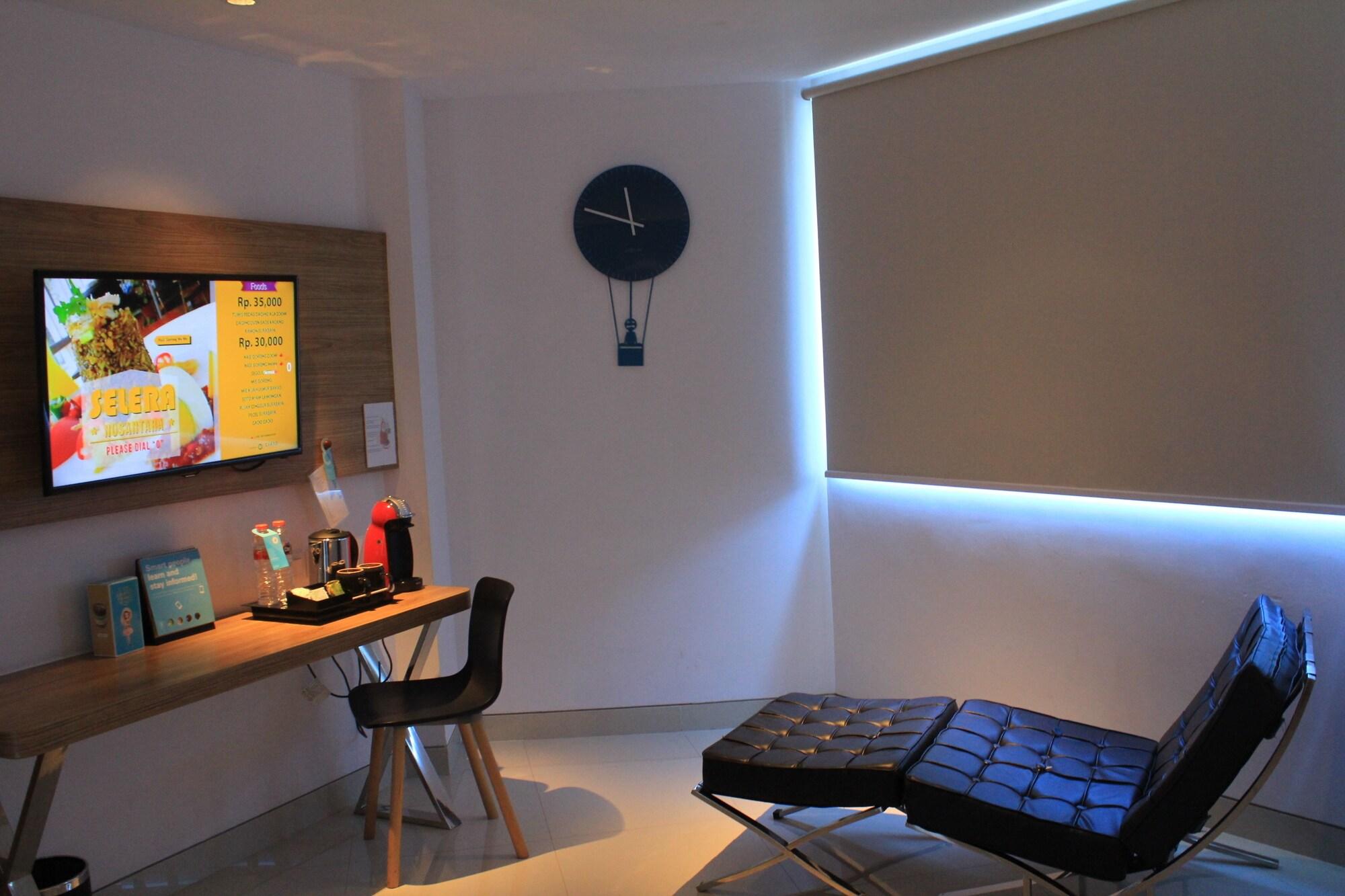 Zoom Smart Hotel Jemursari Сурабая Екстер'єр фото