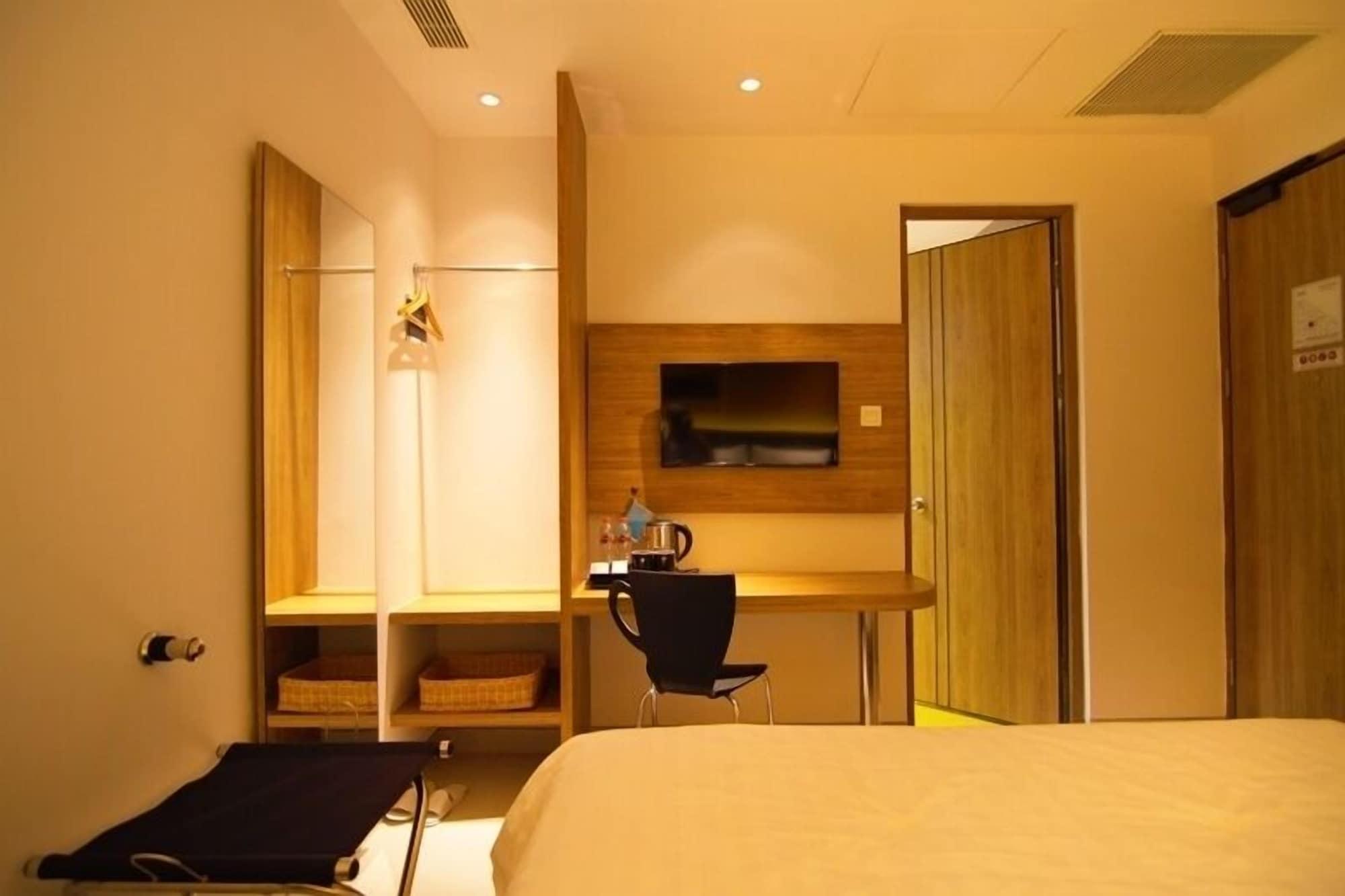 Zoom Smart Hotel Jemursari Сурабая Екстер'єр фото