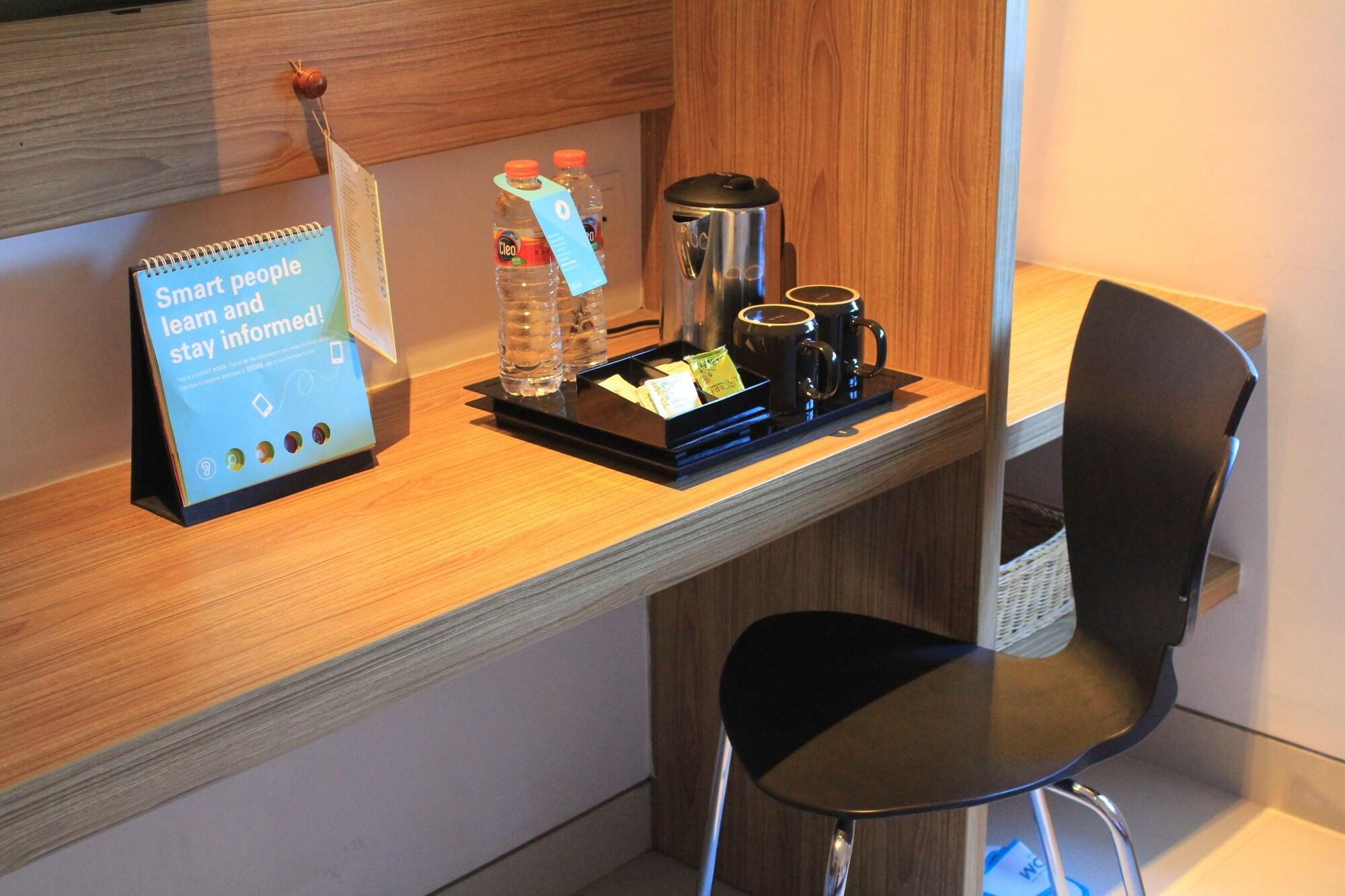 Zoom Smart Hotel Jemursari Сурабая Екстер'єр фото