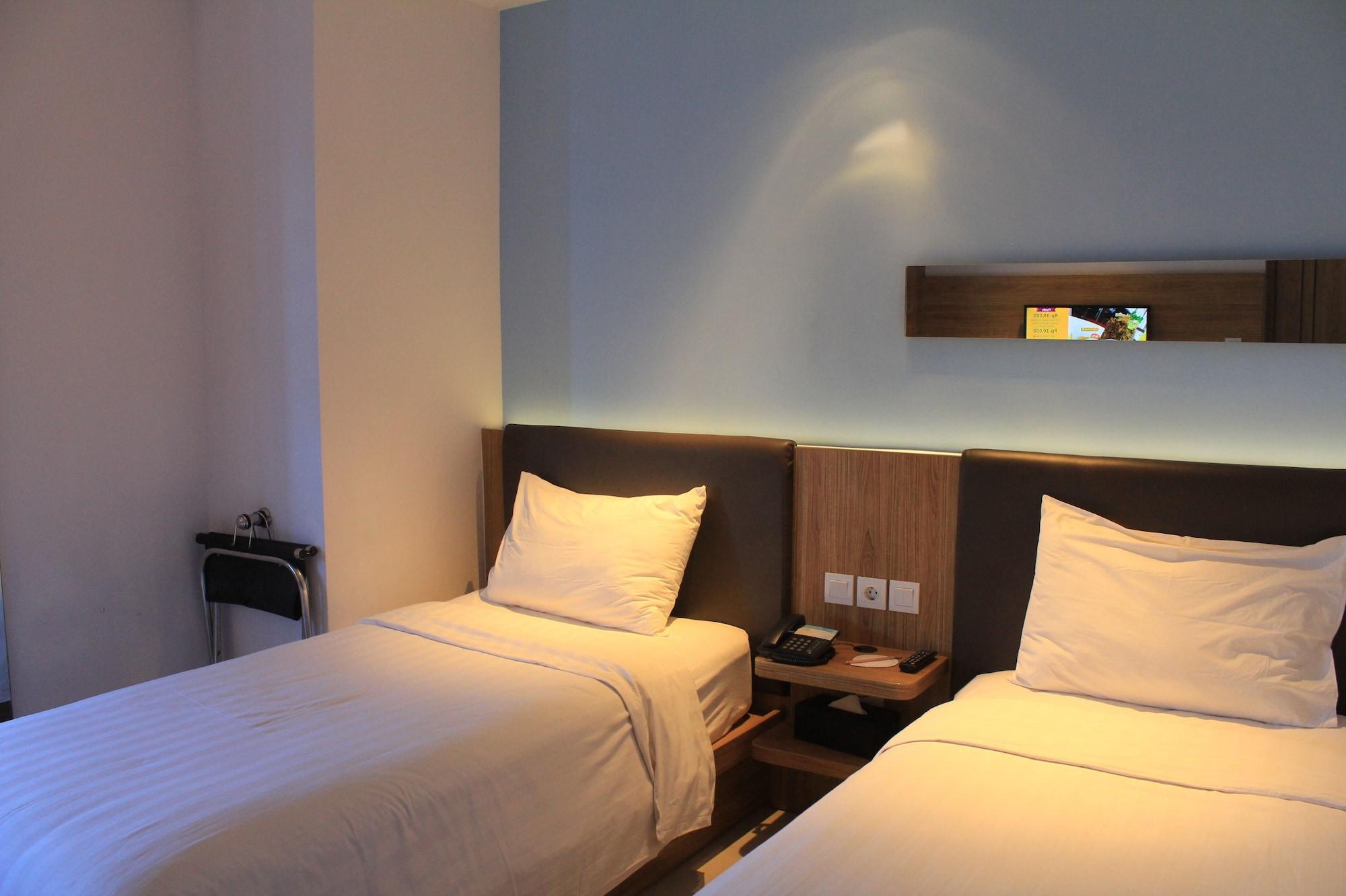 Zoom Smart Hotel Jemursari Сурабая Екстер'єр фото