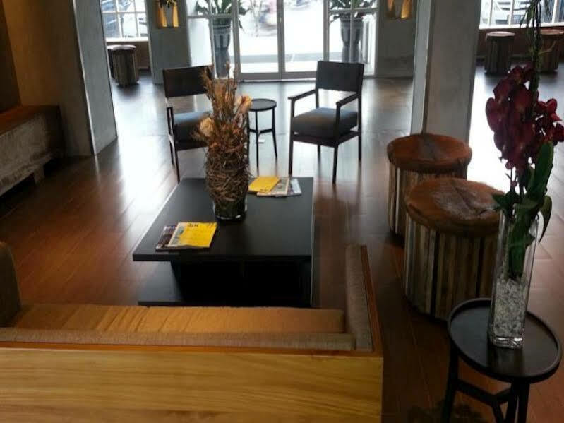 Zoom Smart Hotel Jemursari Сурабая Екстер'єр фото